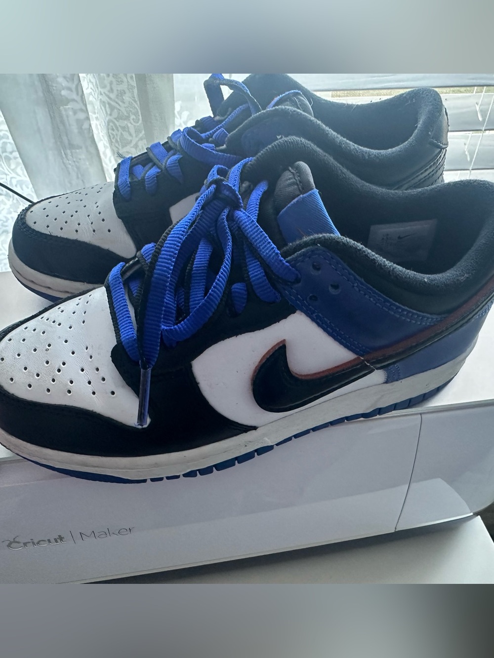 Nike Kids Youth 3.5 Low-Top Sneakers in Blue, White and Black